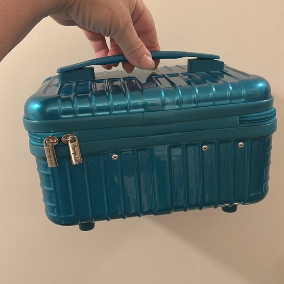 Ultra Beauty makeup caboodle collection - Picture 9 of 9